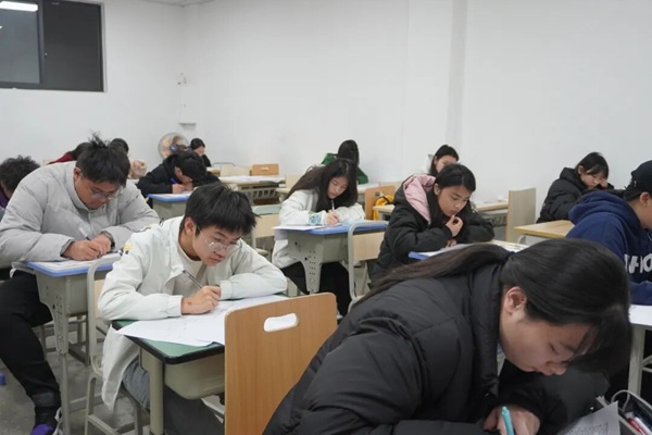 10月份参加单招培训晚不晚——普华单招助你快速提分