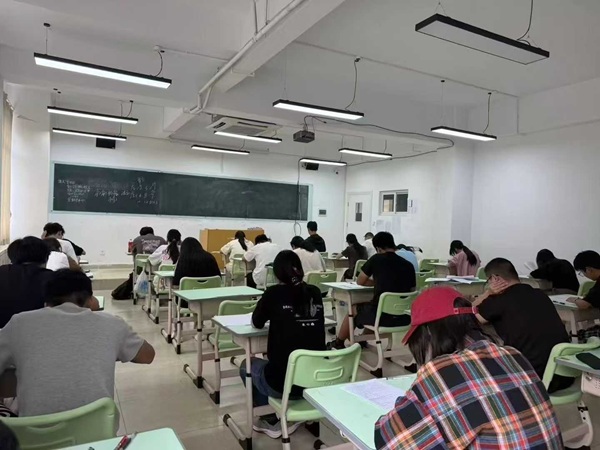 普华单招培训学校精讲班8800元，新班限时优惠1000元，名额有限，速领！！！