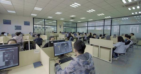 计算机类（计算机应用技术、软件技术、人工智能技术应用、动漫制作技术、云计算技术应用、数字媒体）